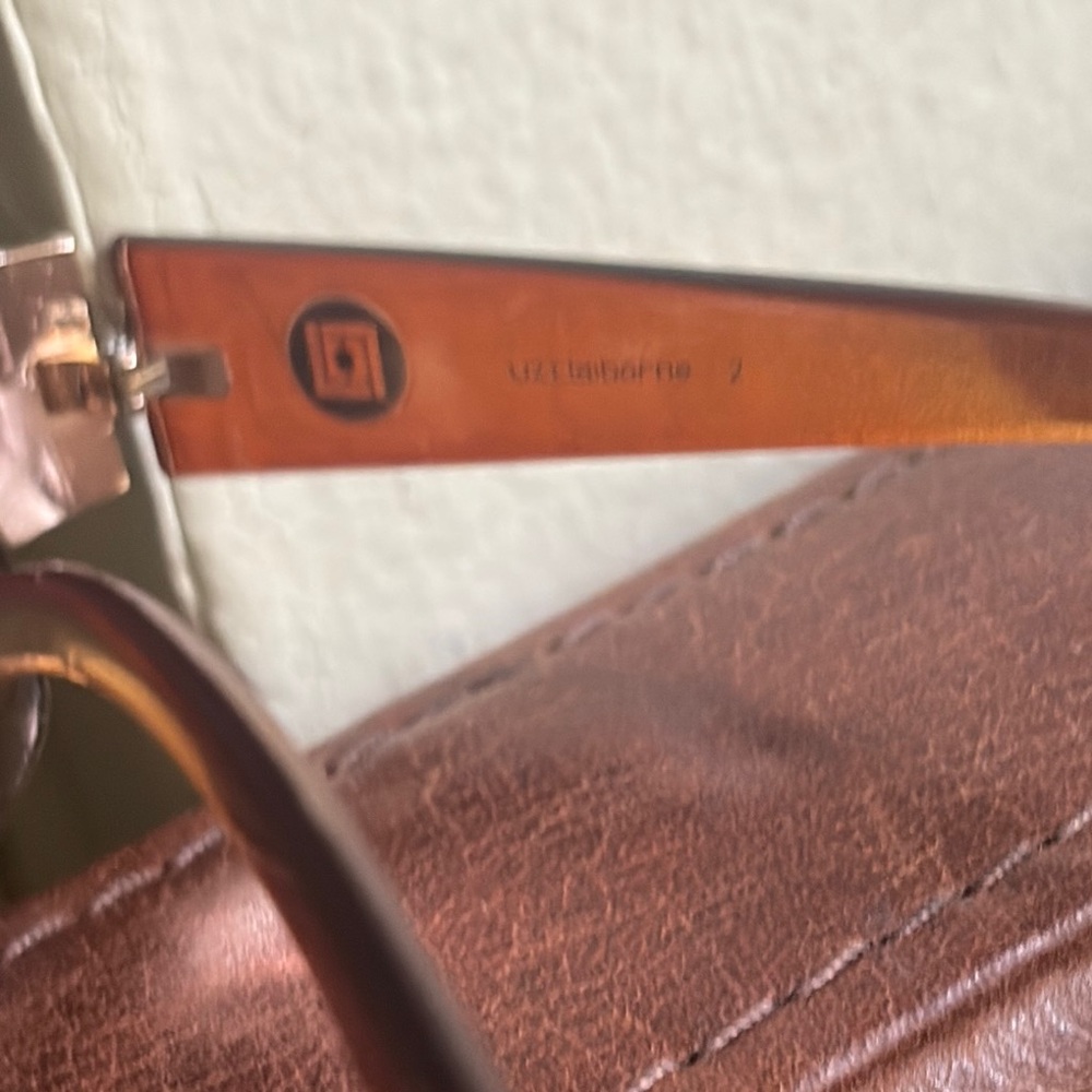 Liz Claiborne Gold Sunglasses - Picture 12 of 14
